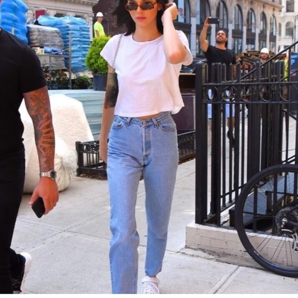 Levi’s | 90s 550 Jeans, Straight Tapered Relaxed Mom Jean - Picture 7 of 7